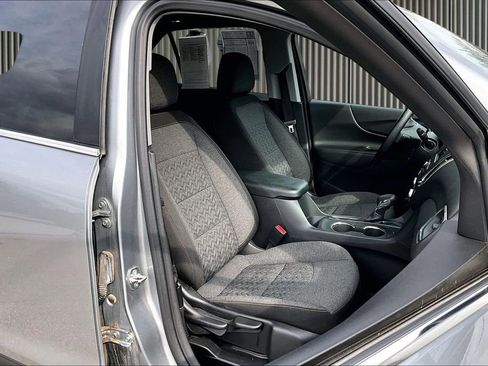 Used 2024 Chevrolet Equinox LT image 7