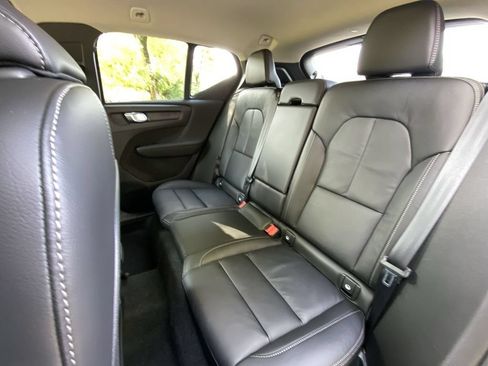 Used 2023 Volvo XC40 B5 Core w/ Climate Package AWD/4WD image 23