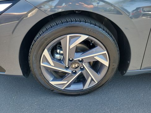 Certified 2025 Hyundai Elantra Sport FWD image 31