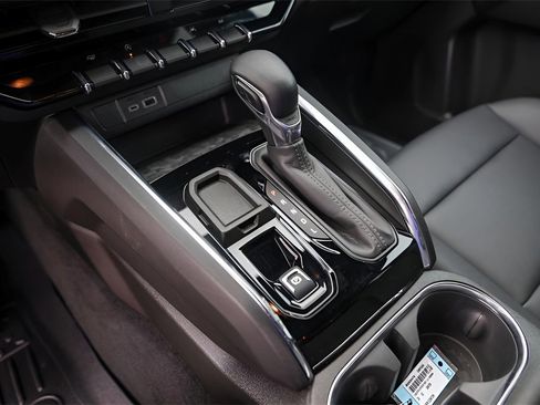 Used 2024 GMC Canyon Elevation w/ Elevation Premium Package image 23