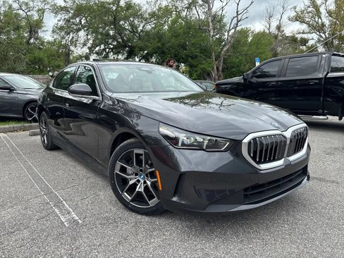 Used 2024 BMW i5 eDrive40i RWD image 4