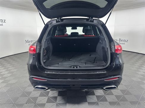 Used 2025 Mercedes-Benz GLC 300 4MATIC image 20
