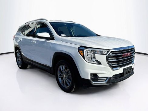 Used 2024 GMC Terrain SLT AWD/4WD image 7
