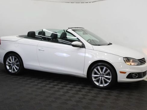 Used 2014 Volkswagen Eos FWD image 4