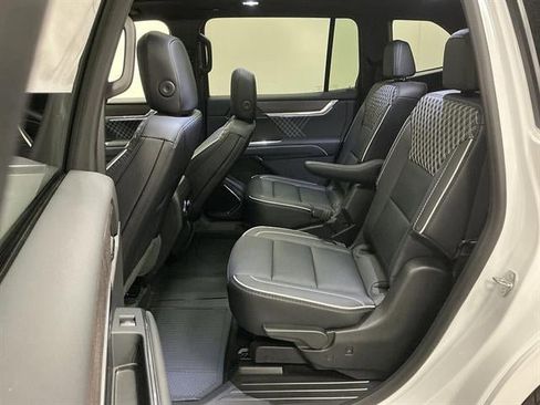 New 2026 GMC Acadia Denali w/ Super Cruise Package AWD/4WD image 22