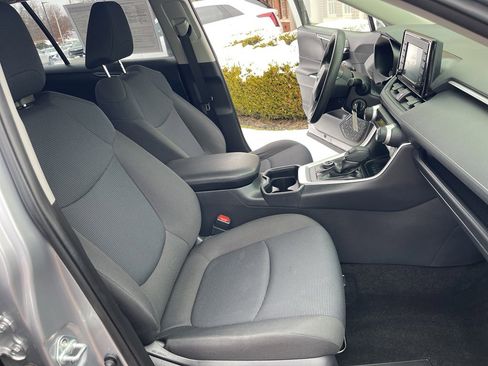 Used 2020 Toyota RAV4 LE image 30