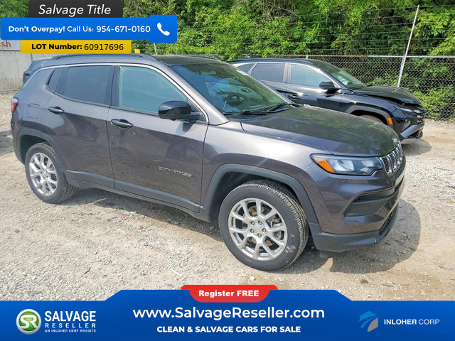 Used 2023 Jeep Compass Latitude w/ Sun and Sound Group AWD/4WD image 5