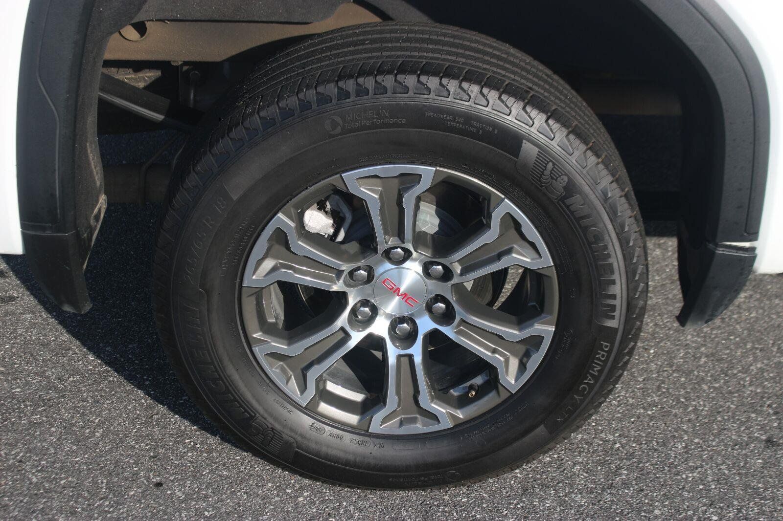 Used 2025 GMC Sierra 1500 SLT AWD/4WD image 38