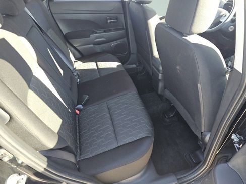 Used 2023 Mitsubishi Outlander Sport ES image 5