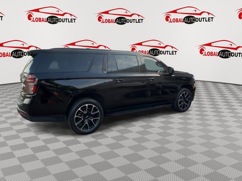 Used 2023 Chevrolet Suburban RST AWD/4WD image 9