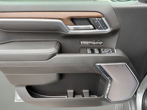 Used 2024 Chevrolet Silverado 1500 High Country image 12