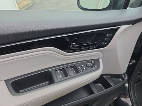 Used 2022 Honda Odyssey Elite image 18