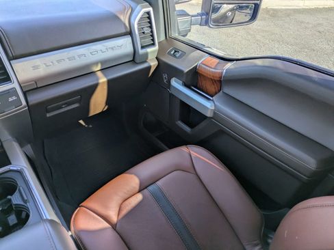 Certified 2022 Ford F250 King Ranch w/ King Ranch Ultimate Package AWD/4WD image 17