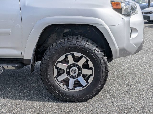 Used 2019 Toyota 4Runner TRD Off-Road Premium AWD/4WD image 10