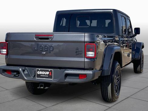 Used 2021 Jeep Gladiator Sport image 13