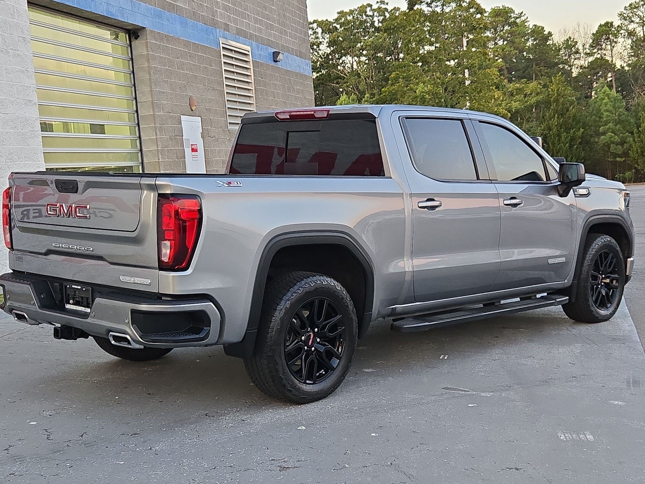 Used 2023 GMC Sierra 1500 Elevation w/ Elevation Premium Package AWD/4WD image 7