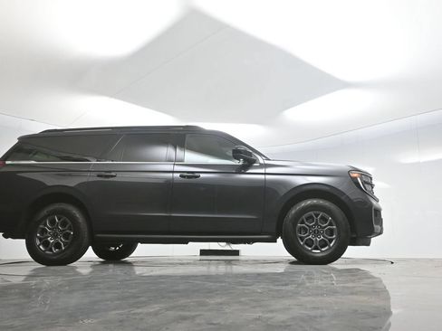 Used 2025 Ford Expedition Max Active RWD image 62