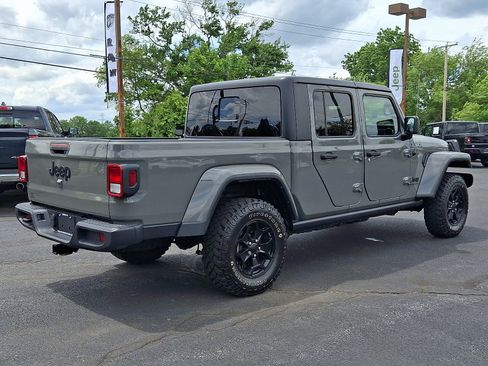 Used 2022 Jeep Gladiator Sport AWD/4WD image 4