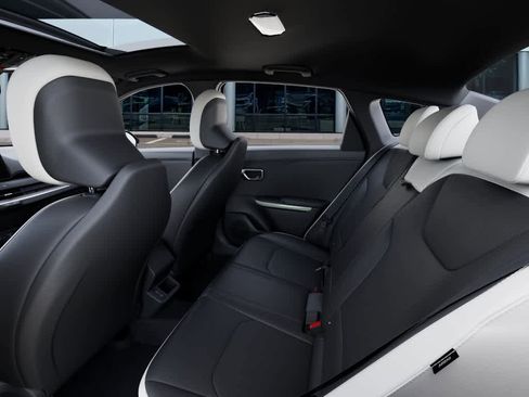 New 2026 Kia K4 GT-Line FWD image 18