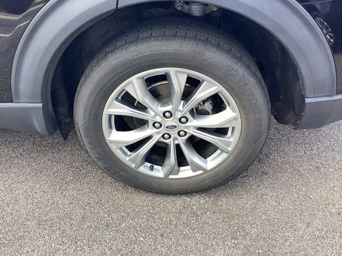 Used 2021 Ford Explorer XLT w/ Equipment Group 202A AWD/4WD image 8