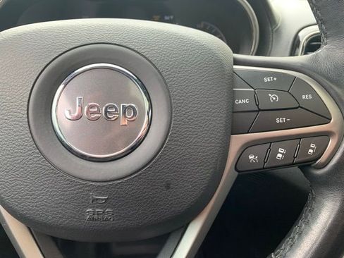 Used 2019 Jeep Grand Cherokee High Altitude AWD/4WD image 12