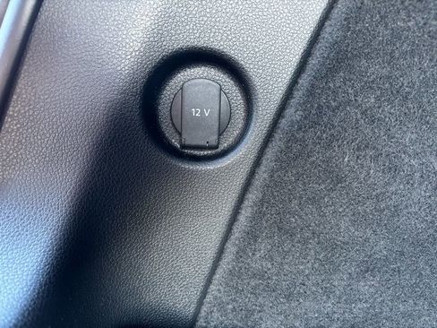 Certified 2023 Porsche Macan image 26