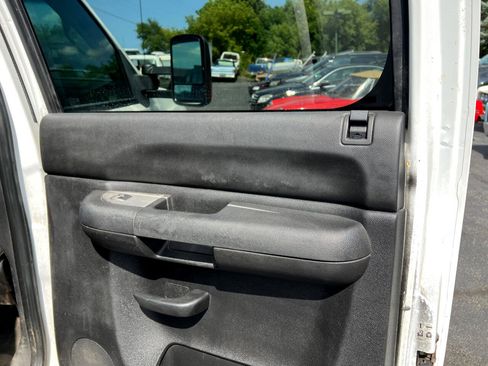 Used 2008 GMC Sierra 2500 SLE w/ SLE2 Preferred Package image 12