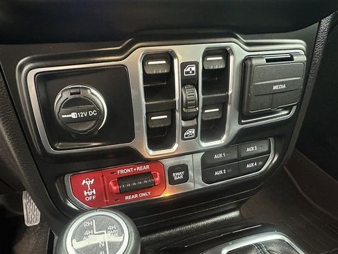 Used 2022 Jeep Wrangler Unlimited Rubicon 4xe w/ Cold Weather Group image 27