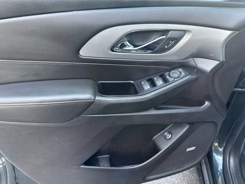 Used 2019 Chevrolet Traverse LT w/ LT Premium Package AWD/4WD image 7