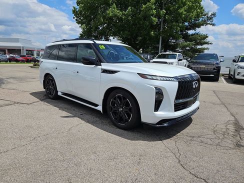 Certified 2026 INFINITI QX80 4WD w/ Sport Exterior Package image 7