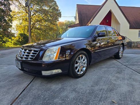 Used 2008 Cadillac DTS Luxury II image 4
