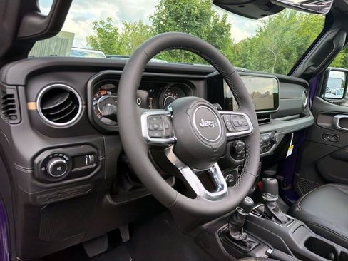 New 2026 Jeep Wrangler Unlimited Sahara AWD/4WD image 7