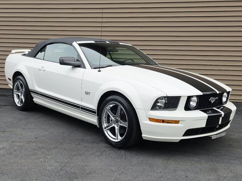 Used 2006 Ford Mustang GT image 8