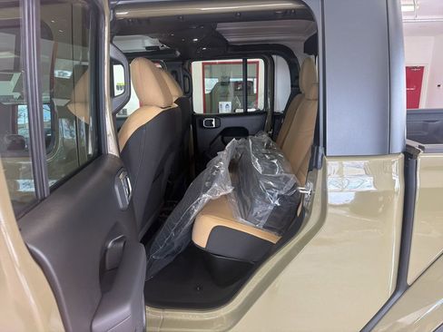 New 2026 Jeep Gladiator Sport image 18