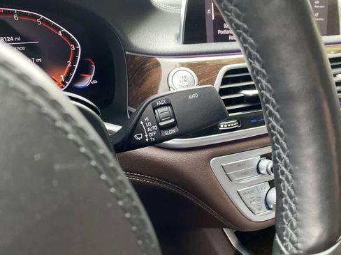 Used 2020 BMW 740i w/ M Sport Package RWD image 23
