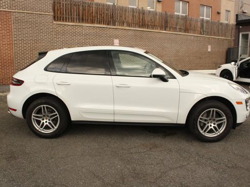 Used 2018 Porsche Macan w/ Premium Package Plus AWD/4WD image 6