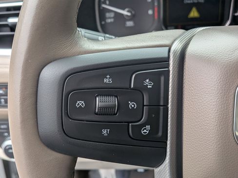 Used 2021 GMC Yukon Denali w/ Denali Premium Package image 16