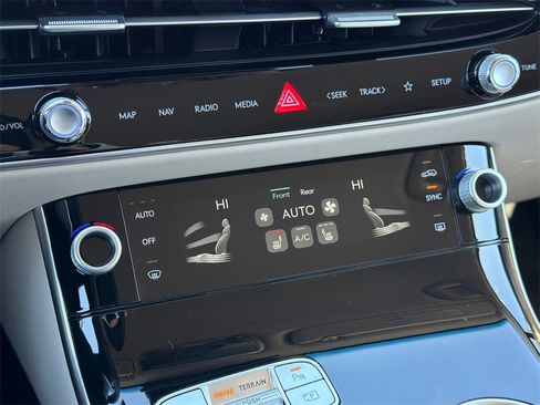 New 2026 Genesis GV70 2.5T image 31