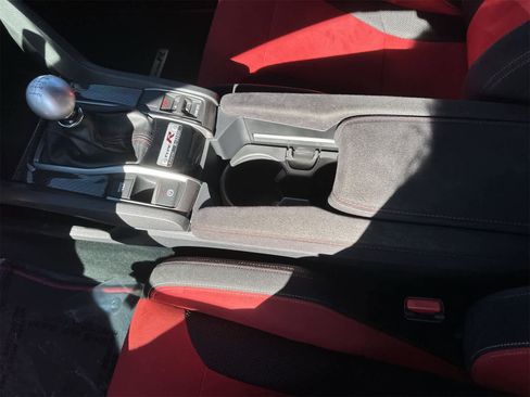 Used 2019 Honda Civic Type R image 18