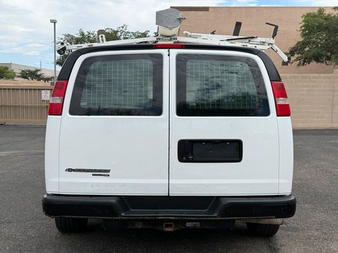 Used 2013 Chevrolet Express 2500 RWD image 9