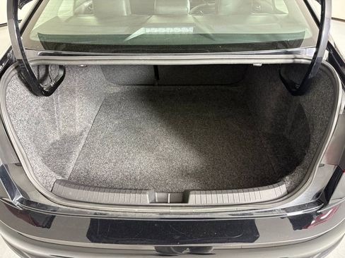 Used 2024 Volkswagen Jetta SE FWD image 18