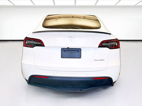 Used 2022 Tesla Model Y Performance AWD/4WD image 5