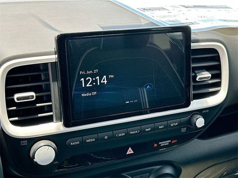 New 2025 Hyundai Venue Limited image 8