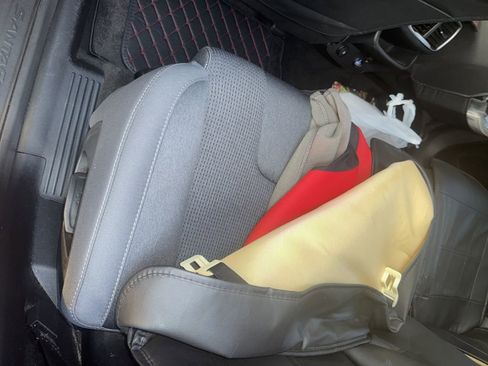 Used 2019 Hyundai Santa Fe SEL image 3