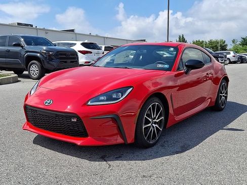 New 2026 Toyota GR86 RWD image 2