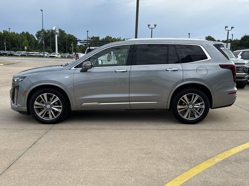 Used 2025 Cadillac XT6 Premium Luxury AWD/4WD image 14