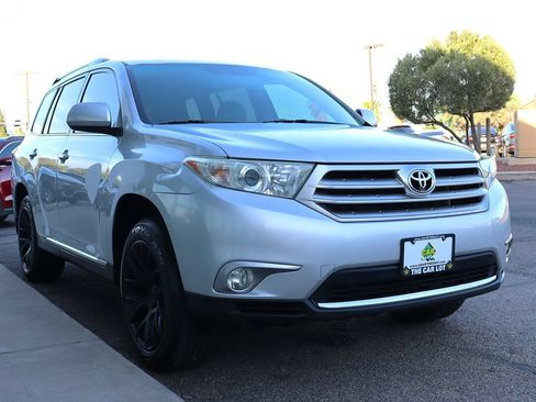 Used 2013 Toyota Highlander Plus FWD image 18