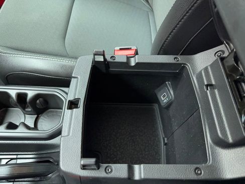 Used 2023 Jeep Wrangler Unlimited Sport image 33