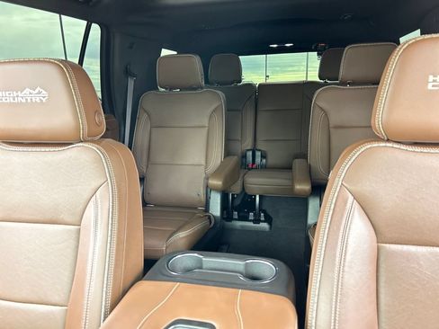 Used 2022 Chevrolet Tahoe High Country w/ Premium Package 2 AWD/4WD image 6