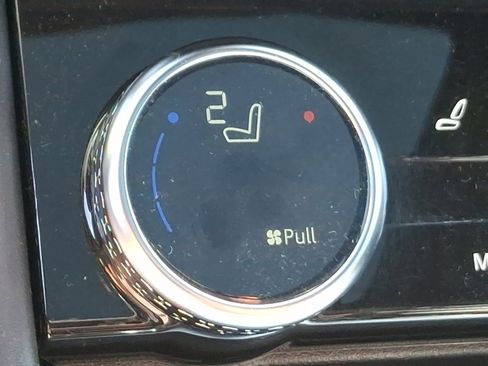 Used 2021 Jaguar F-PACE SVR image 26